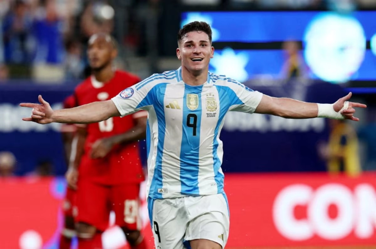 Julian Alvarez Mở Đường Tới Barca: Cơ Hội Vàng Cho Fan Cá Cược O8 Việt Nam - hình ảnh - o8play.com