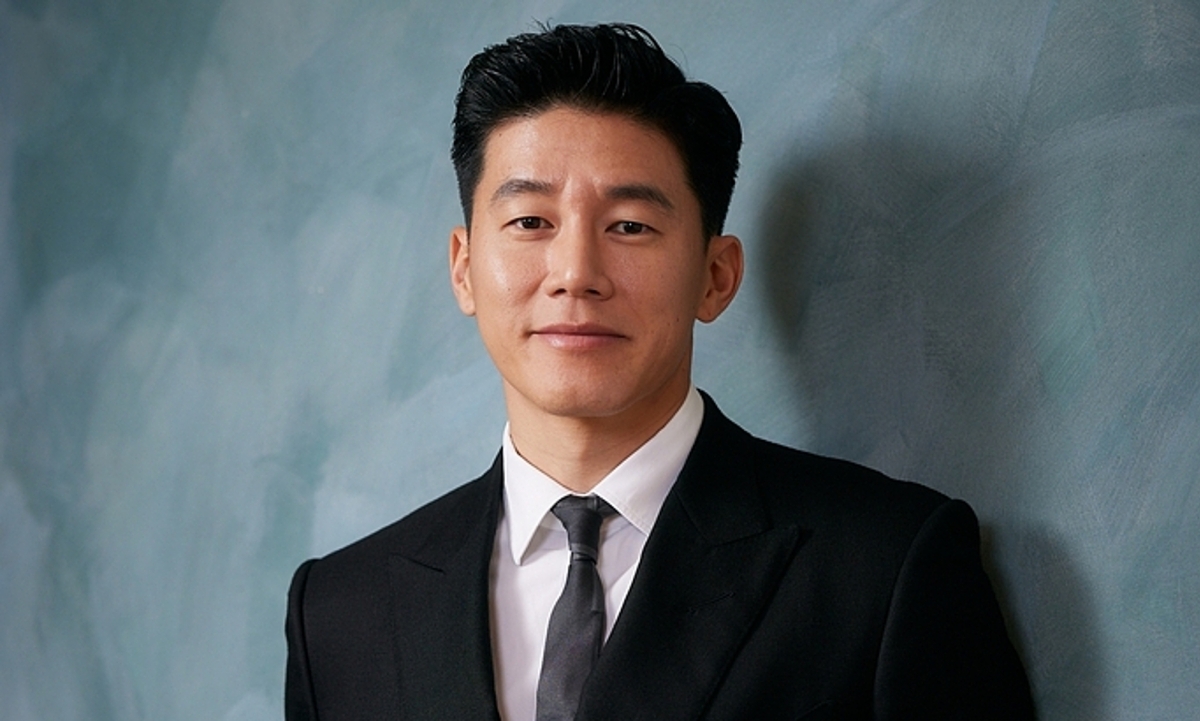 Tài tử Kim Mu Yeol vươn lên từ nghèo khó: góc nhìn mới cho người chơi Việt - hình ảnh - o8play.com Tài tử Kim Mu Yeol vươn lên từ nghèo khó: góc nhìn mới cho người chơi Việt - hình ảnh - o8play.com
