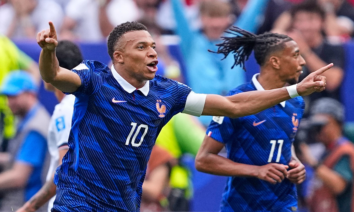 O8 cược bóng đá: Mbappe bám sát Messi về số bàn thắng World Cup - hình ảnh - o8play.com