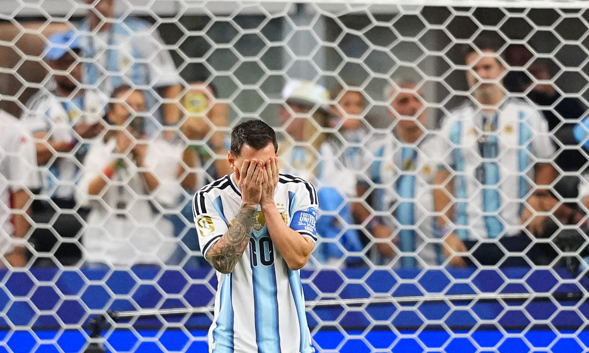 Messi sút hỏng phạt đền nhiều nhất lịch sử World Cup: Cú đá định mệnh và cơ hội cho fan O8 - hình ảnh - o8play.com
