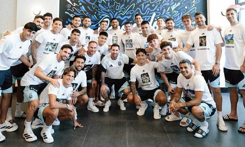 Đồng đội gây bất ngờ trong ngày sinh nhật Messi - hình ảnh - o8play.com Đồng đội gây bất ngờ trong ngày sinh nhật Messi - hình ảnh - o8play.com