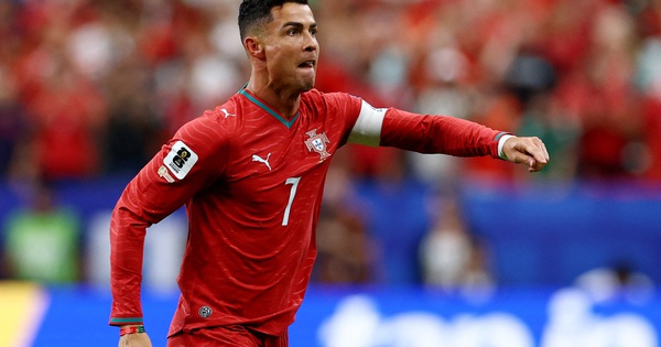 Nhà cái không chặn: Ronaldo lập cú đúp, Bồ Đào Nha đại thắng Uzbekistan 5-0 - hình ảnh - o8play.com Nhà cái không chặn: Ronaldo lập cú đúp, Bồ Đào Nha đại thắng Uzbekistan 5-0 - hình ảnh - o8play.com