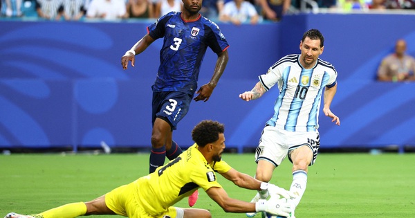 Khoảnh khắc thủ thành Vozinha cản phá cú sút của Messi: Huyền thoại ở tuổi 40! - hình ảnh - o8play.com Khoảnh khắc thủ thành Vozinha cản phá cú sút của Messi: Huyền thoại ở tuổi 40! - hình ảnh - o8play.com