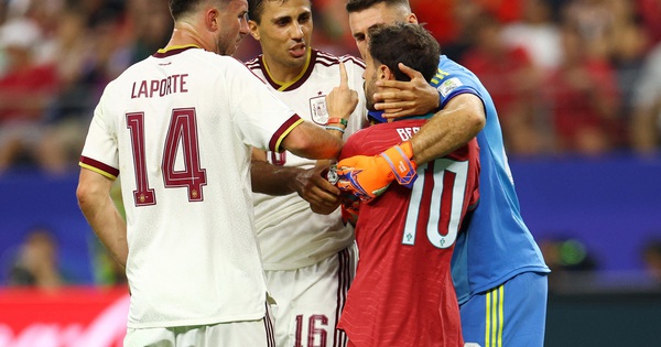 O8 bắn cá: Rodri xin lỗi sau xô xát với Bernardo Silva khiến Bồ Đào Nha rời World Cup 2026 - hình ảnh - o8play.com O8 bắn cá: Rodri xin lỗi sau xô xát với Bernardo Silva khiến Bồ Đào Nha rời World Cup 2026 - hình ảnh - o8play.com