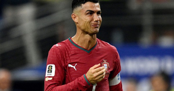 Ronaldo bất ngờ có động thái gây tranh cãi sau khi bị loại khỏi World Cup: góc nhìn mới cho người chơi Việt - hình ảnh - o8play.com Ronaldo bất ngờ có động thái gây tranh cãi sau khi bị loại khỏi World Cup: góc nhìn mới cho người chơi Việt - hình ảnh - o8play.com
