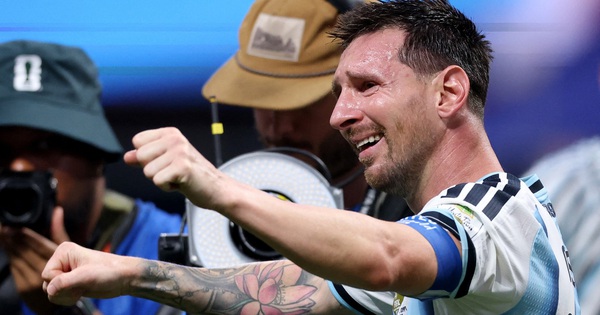 Messi nước mắt ràn rụa khi Argentina thắng nghẹt thở Ai Cập: Cảm xúc vỡ òa của nhà vua!: góc nhìn mới cho người chơi Việt - hình ảnh - o8play.com