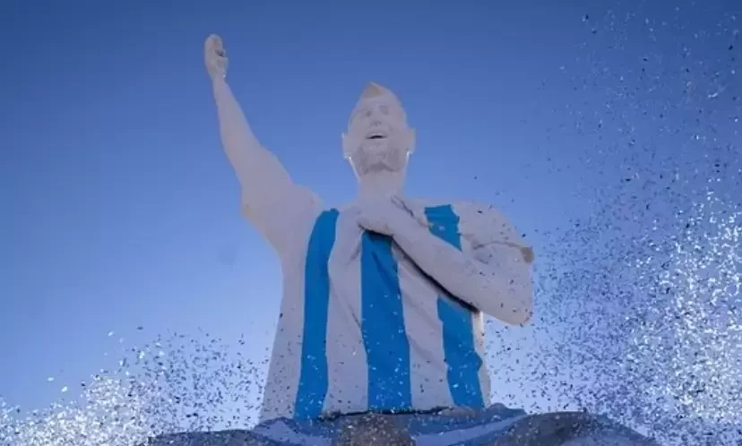 O8 Việt Nam: Tượng Messi khổng lồ 26m và niềm tự hào thể thao toàn cầu - hình ảnh - o8play.com O8 Việt Nam: Tượng Messi khổng lồ 26m và niềm tự hào thể thao toàn cầu - hình ảnh - o8play.com