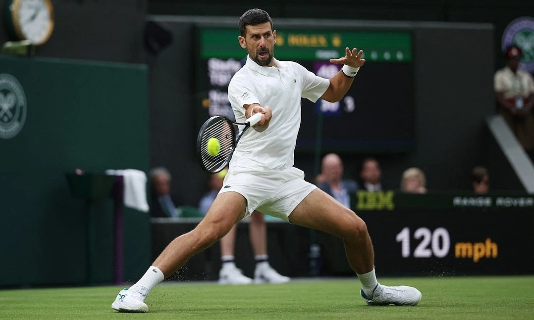 Djokovic dễ dàng vượt qua Tsitsipas tại Wimbledon 2026 - hình ảnh - o8play.com